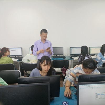 會(huì)計(jì)協(xié)會(huì)舉辦“會(huì)計(jì)基礎(chǔ)技能與計(jì)算機(jī)技術(shù)培訓(xùn)”活動(dòng)