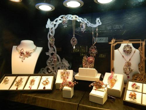 “雙循環(huán)”新發(fā)展格局的開啟——中國珠寶市場的機(jī)會(huì)將增多